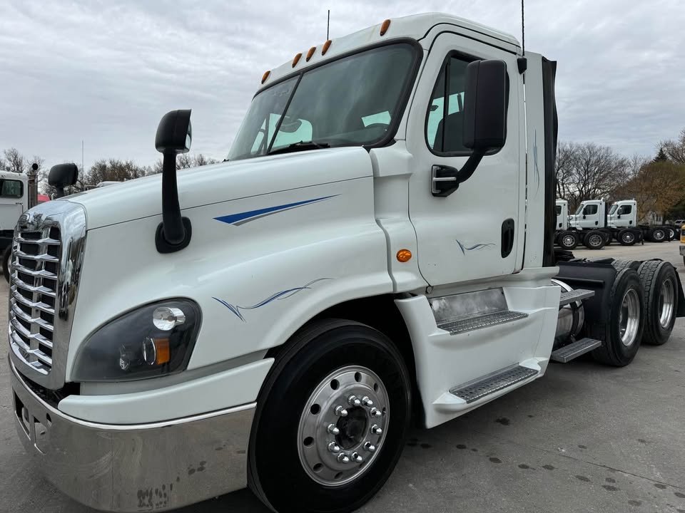 Freightliner CASCADIA 125