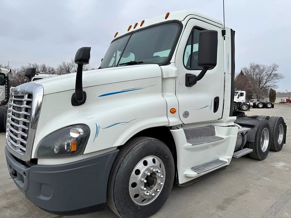 Freightliner CASCADIA 125