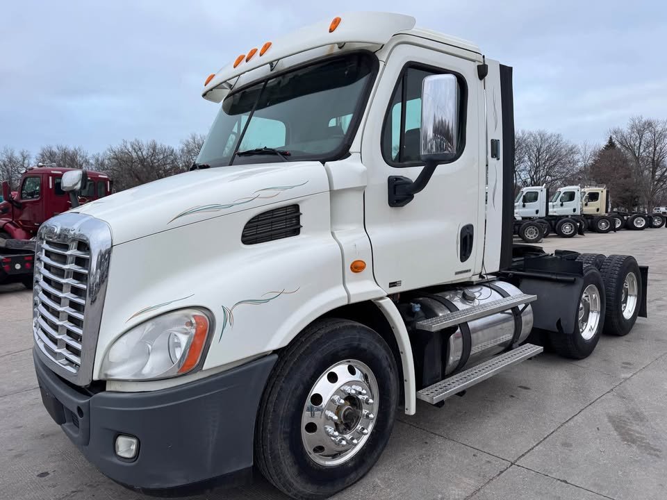 Freightliner CASCADIA 125