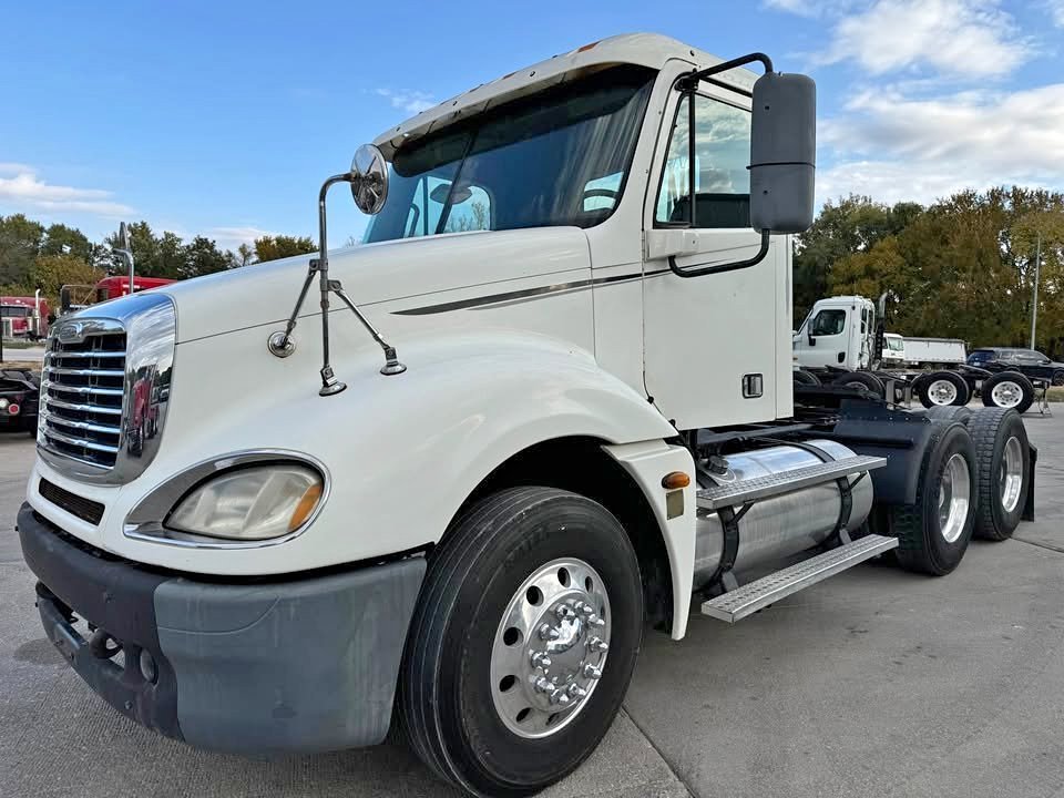 Freightliner COLUMBIA 120