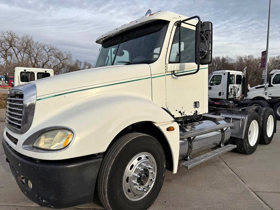 Freightliner COLUMBIA 120
