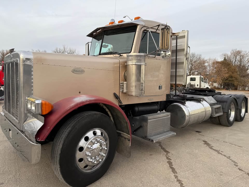 Peterbilt 379