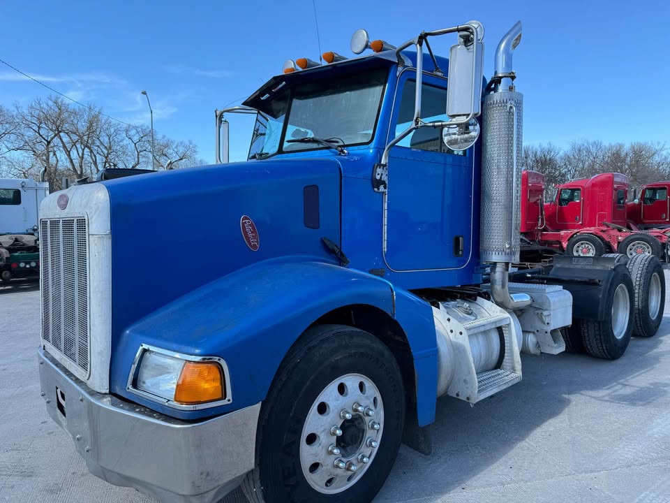 Peterbilt 385