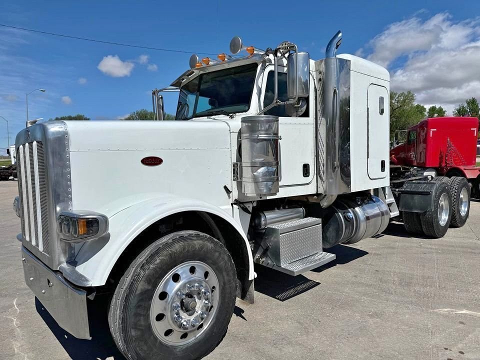 Peterbilt 389