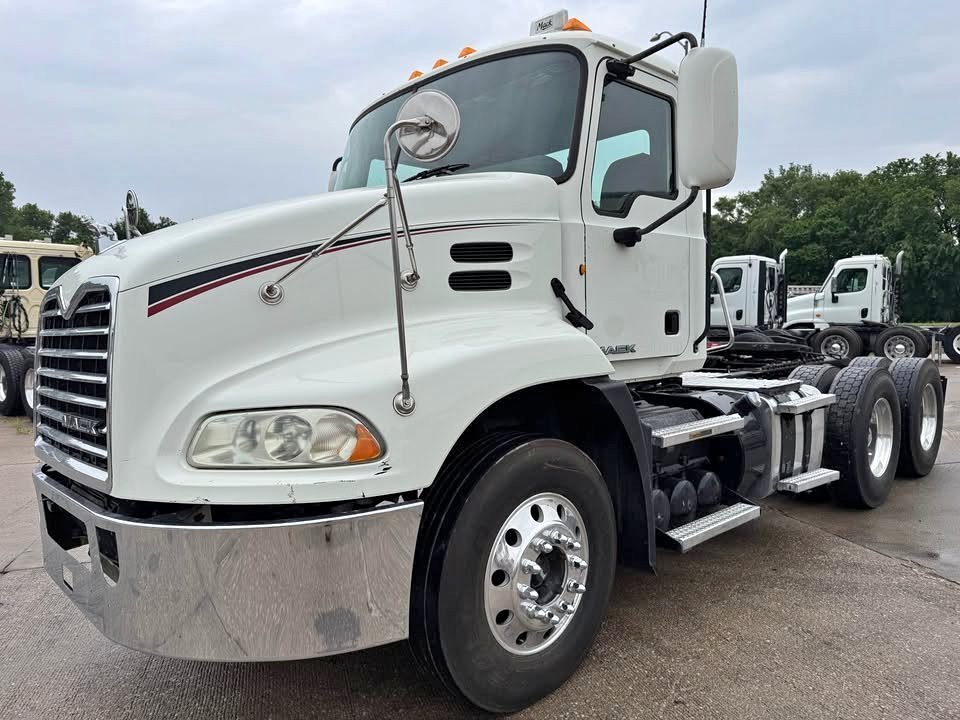 Mack PINNACLE CXU613