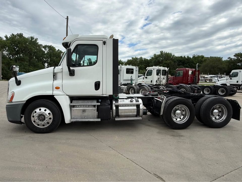 Photo 8