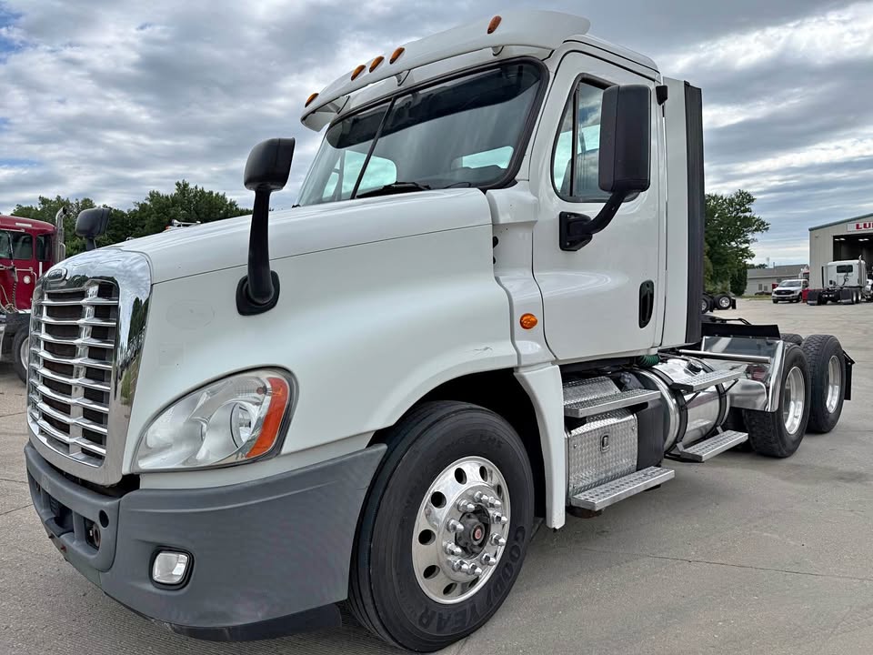 Freightliner CASCADIA 125