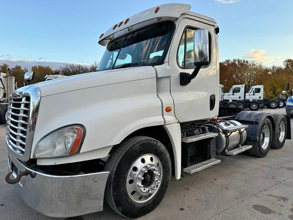 Freightliner CASCADIA 125
