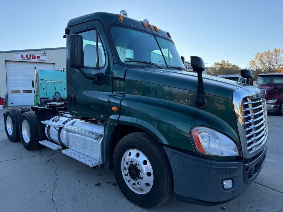 Freightliner CASCADIA 125