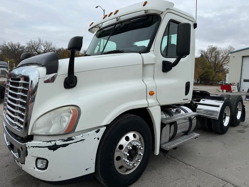 Freightliner CASCADIA 125