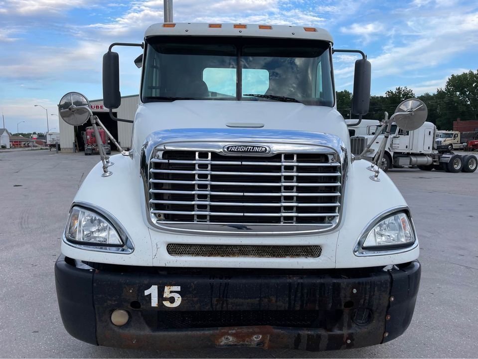 Freightliner COLUMBIA 120