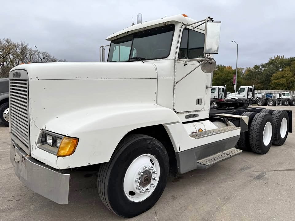 Freightliner FLD120