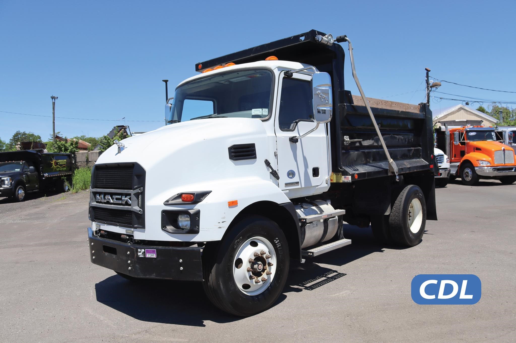 Mack MD7