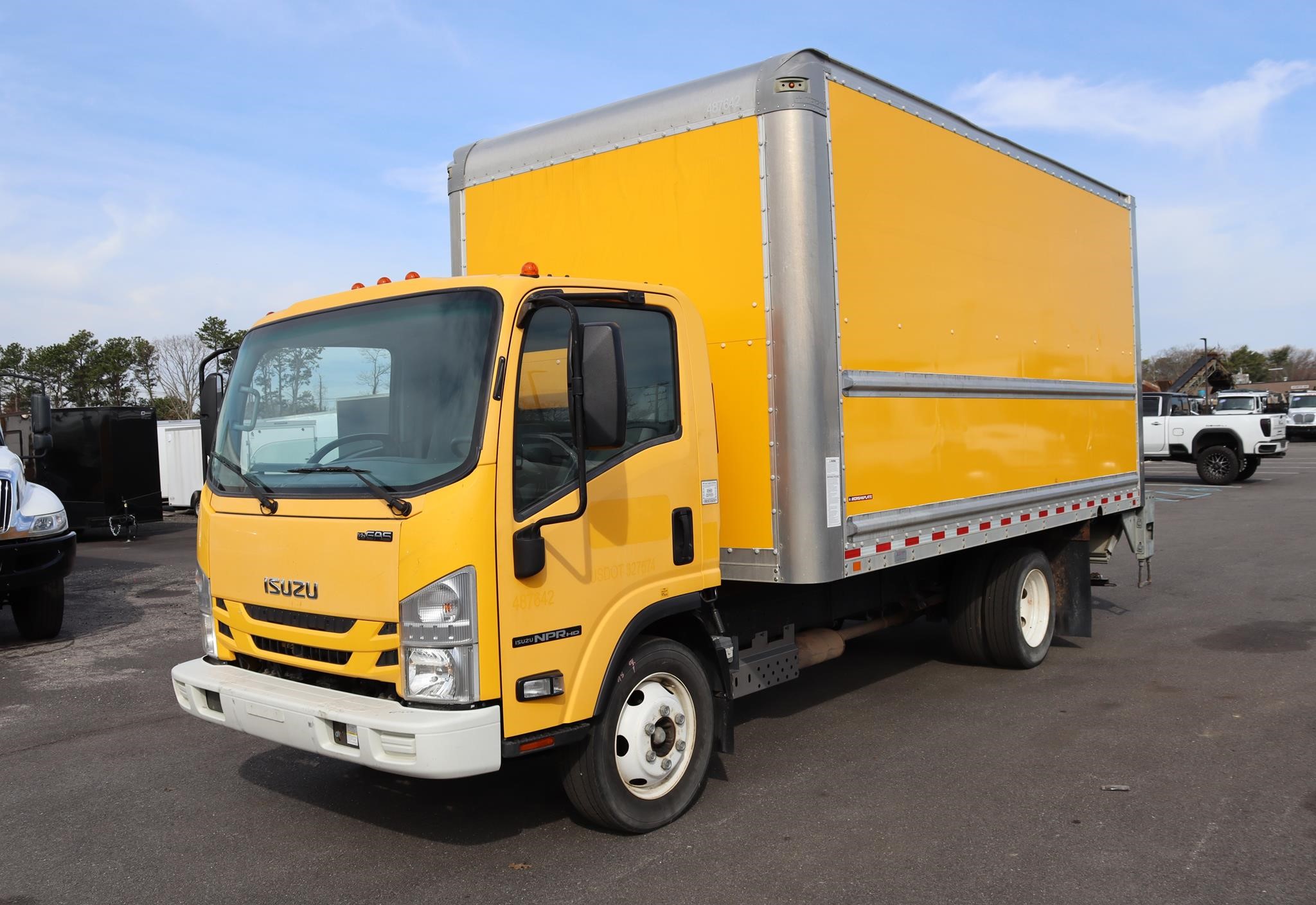 Isuzu NPR HD