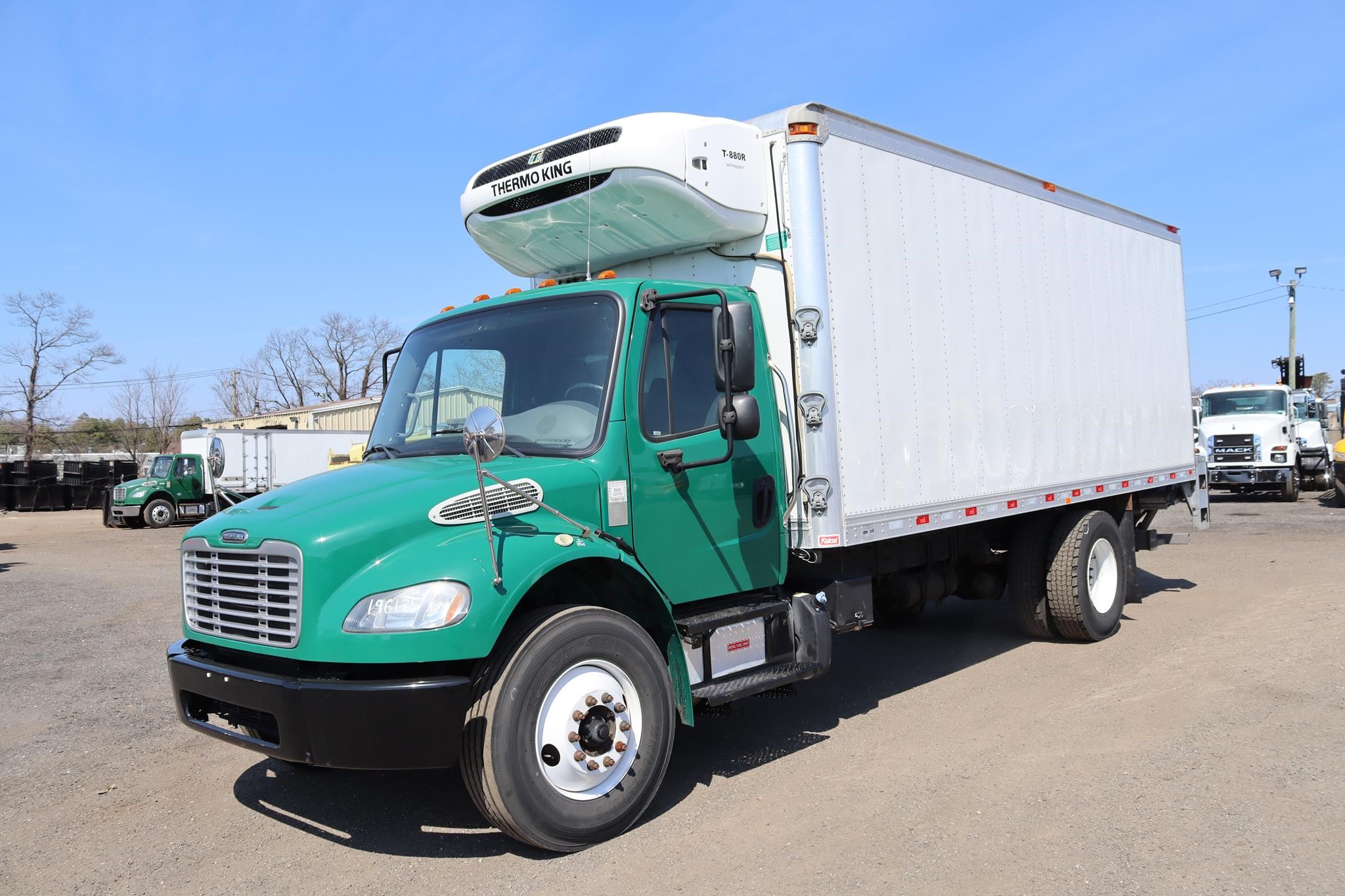 Freightliner BUSINESS CLASS M2 106