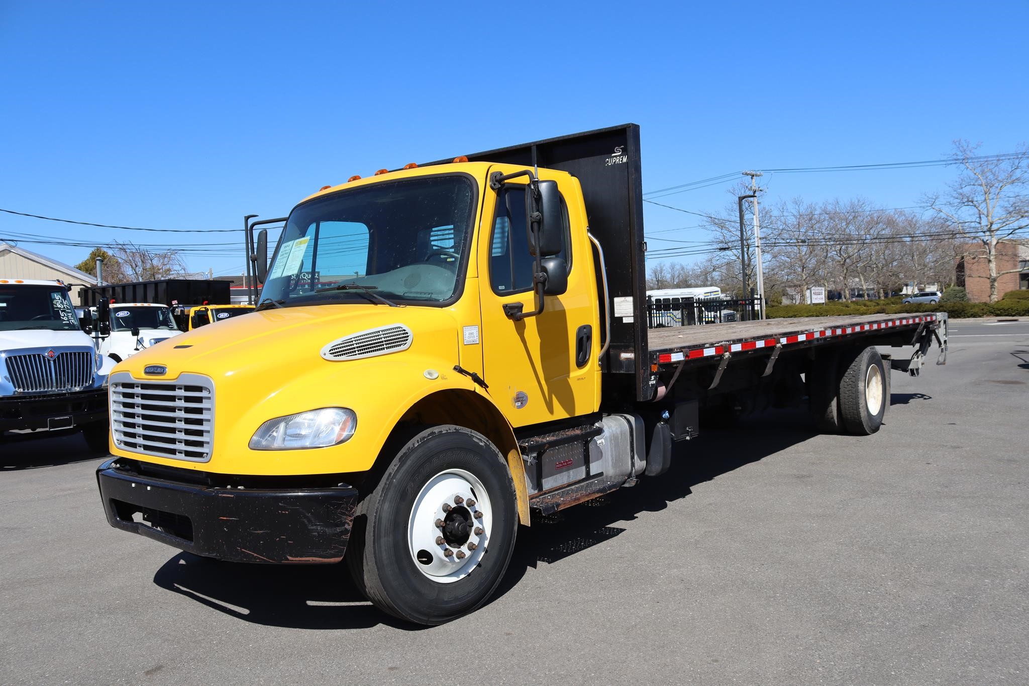 Freightliner BUSINESS CLASS M2 106