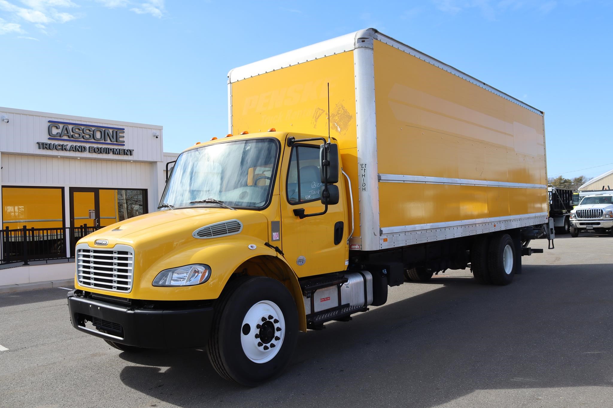 Freightliner BUSINESS CLASS M2 106