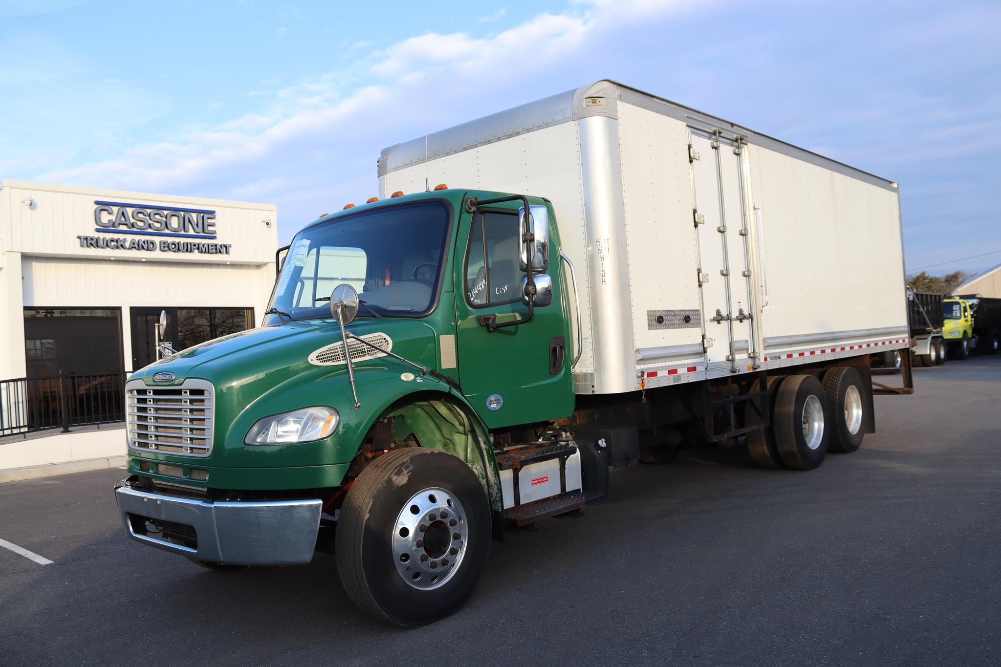 Freightliner BUSINESS CLASS M2 106