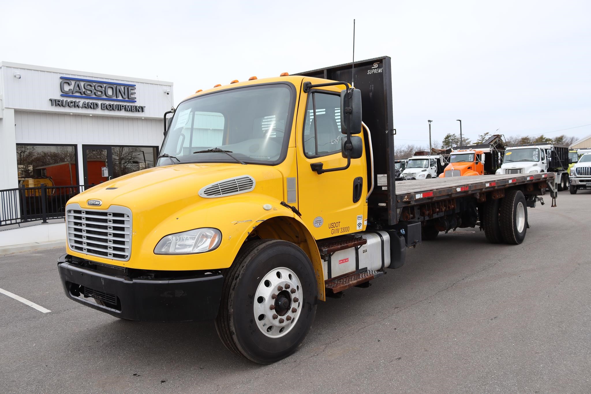 Freightliner BUSINESS CLASS M2 106