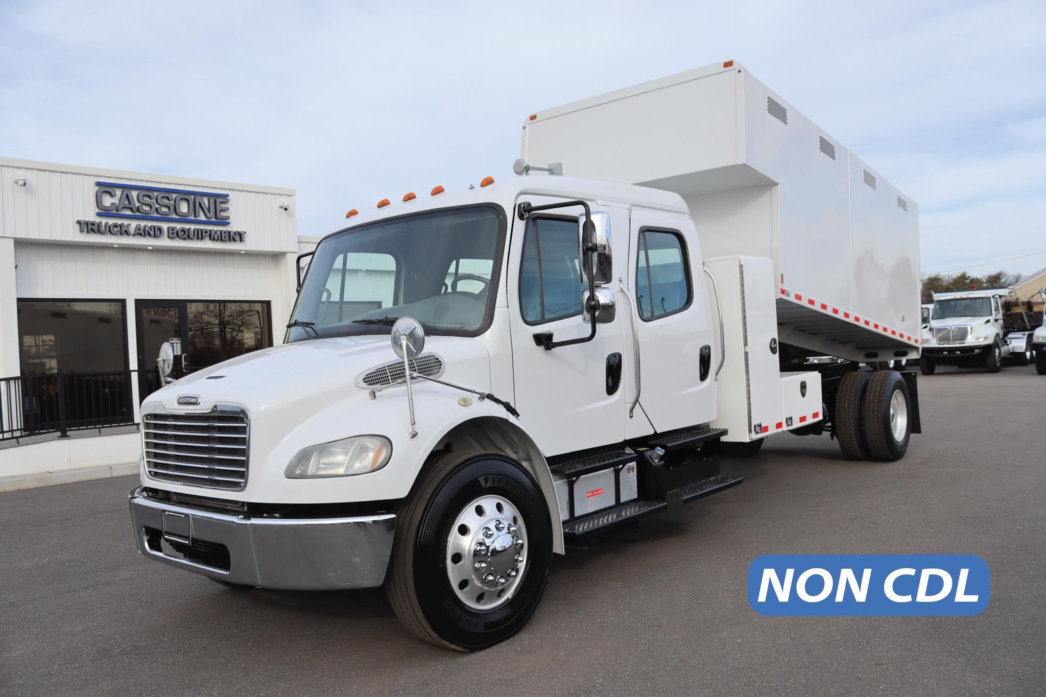 Freightliner BUSINESS CLASS M2 106