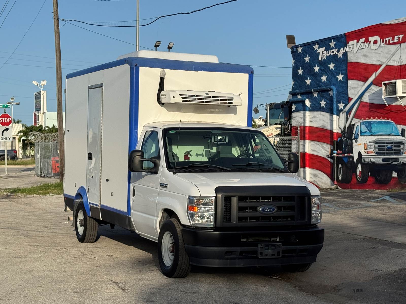 Ford E-350