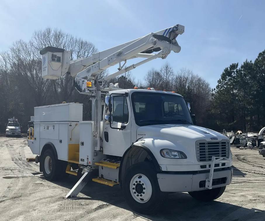 Freightliner M2 106