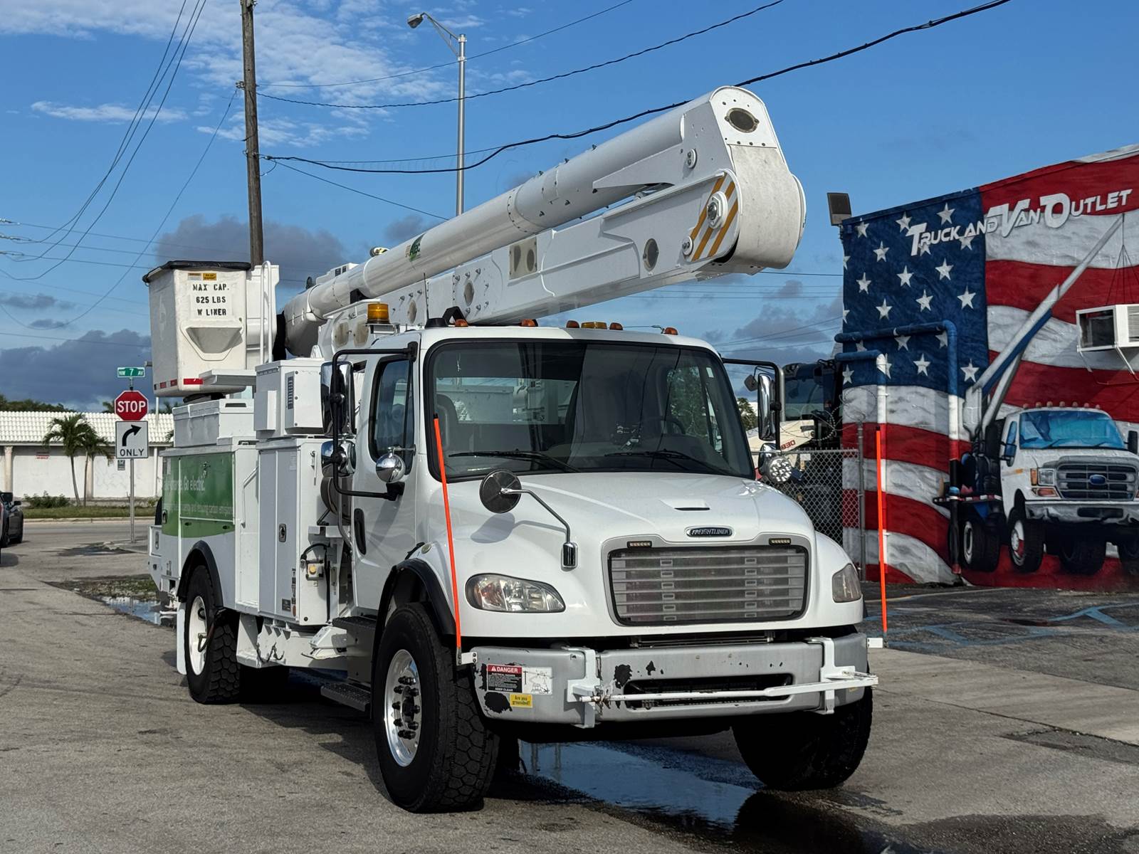 Freightliner M2 106