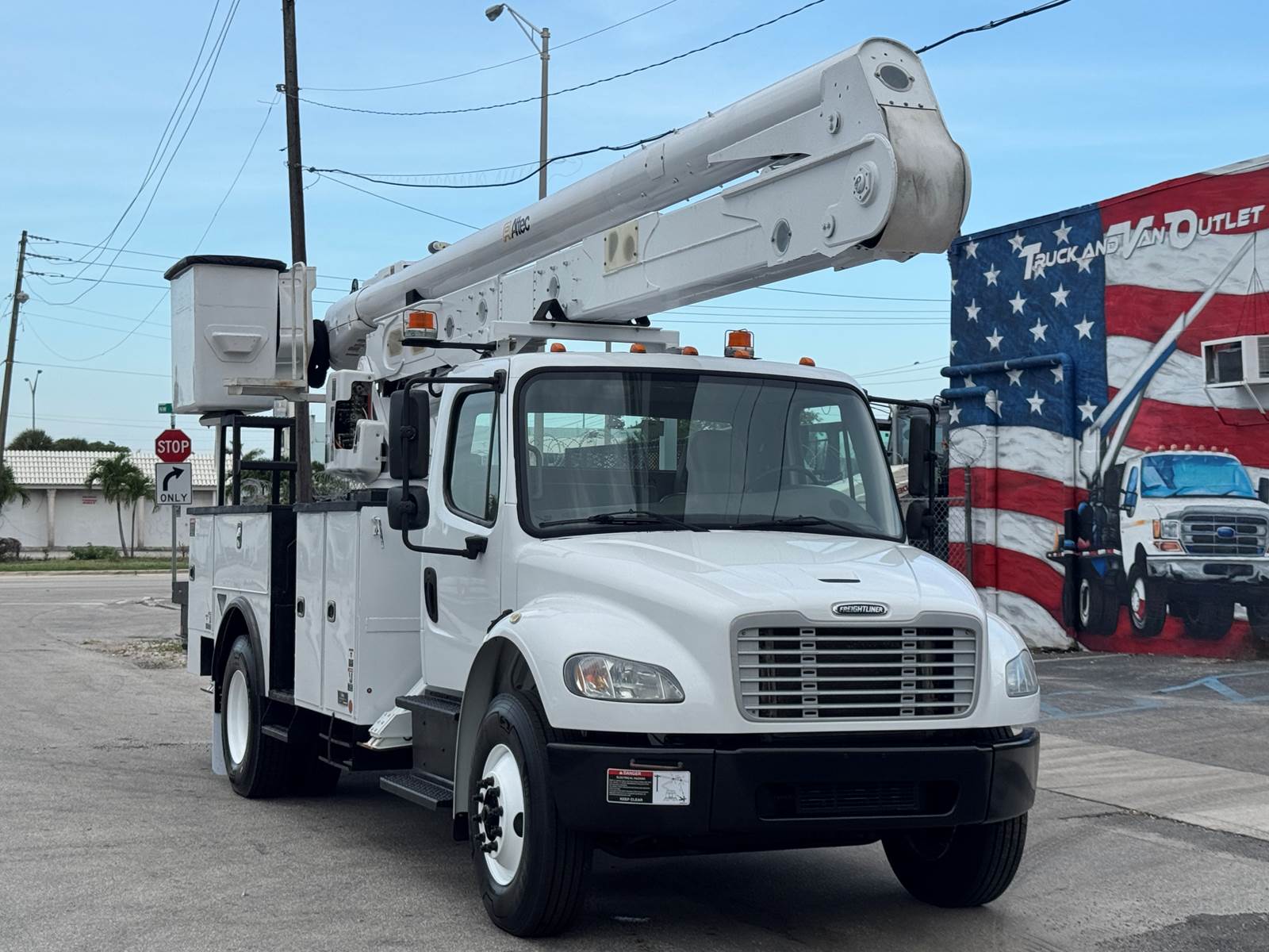 Freightliner M2 106