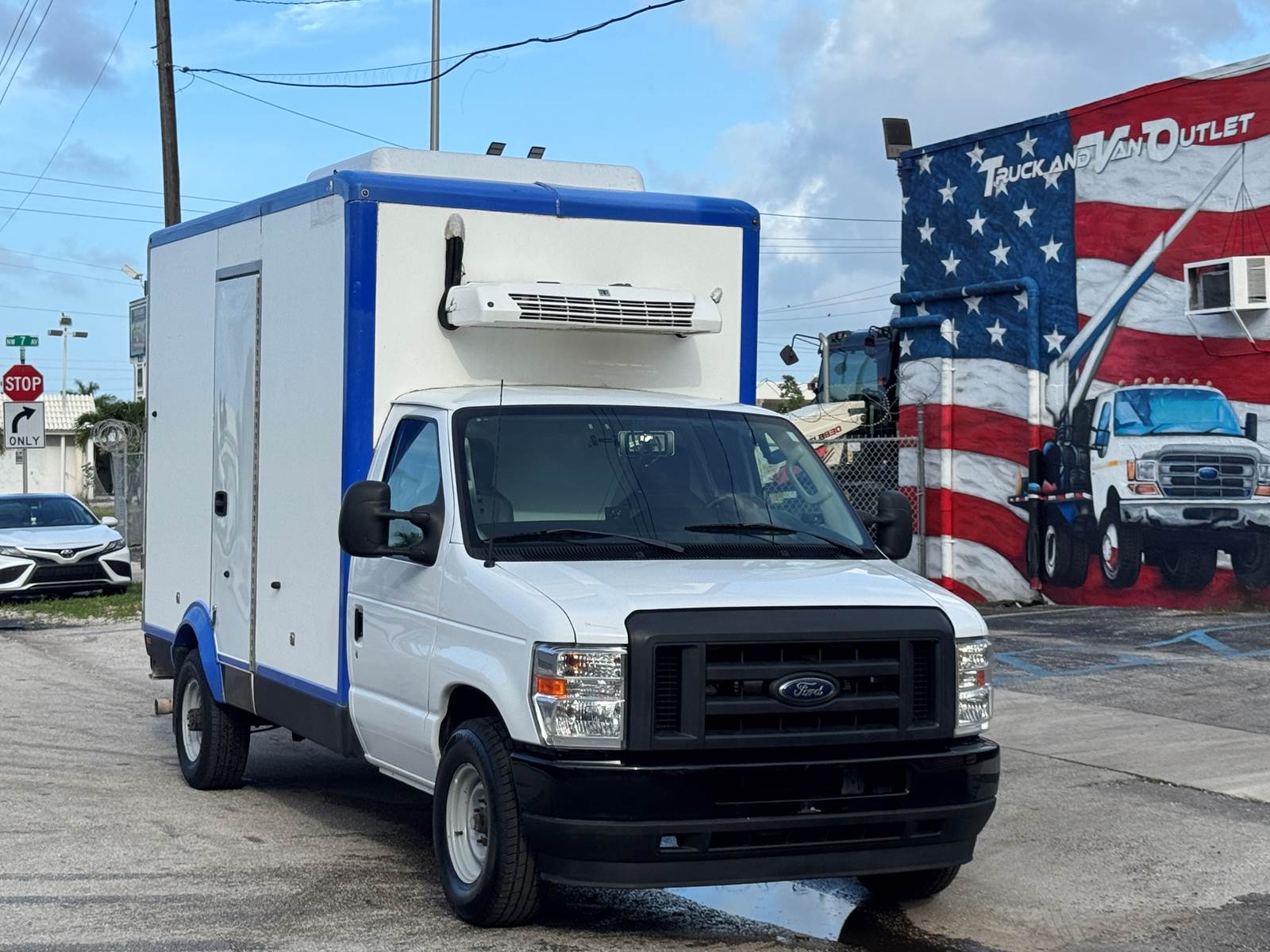 Ford E-350