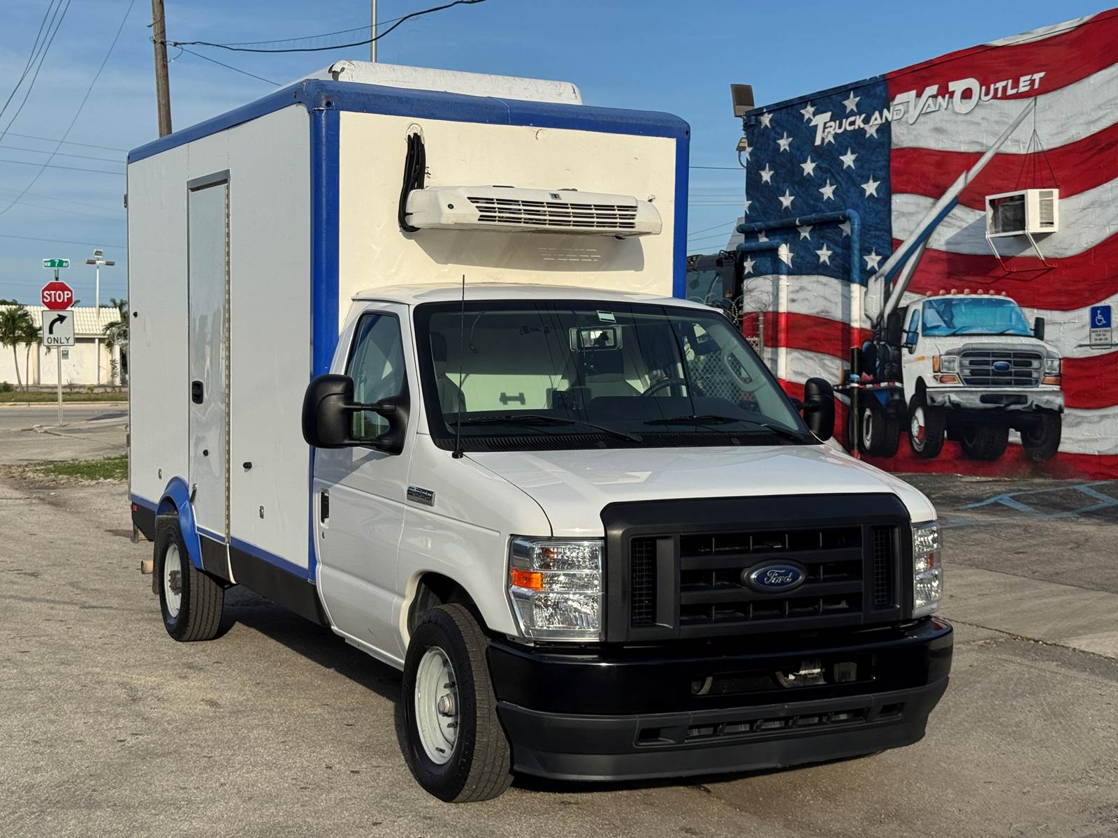 Ford E-350