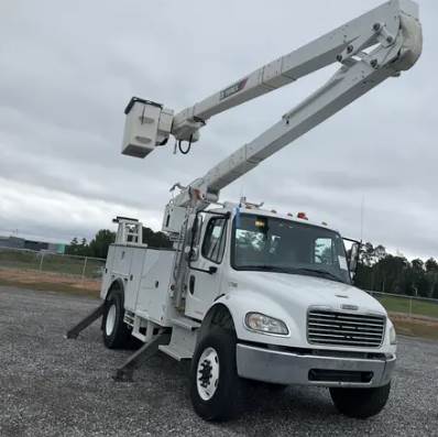 Freightliner M2 106
