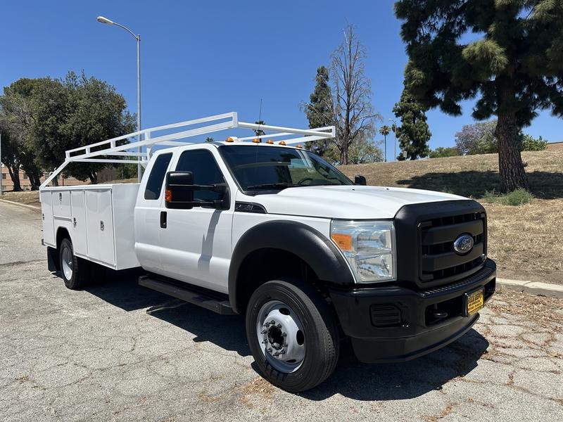 Ford F-450 S.D. Service Body