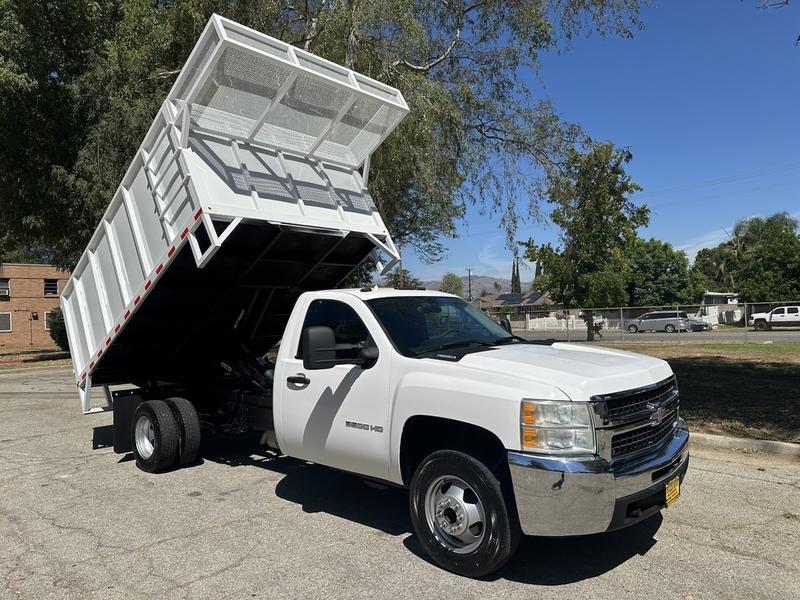 Chevrolet Silverado 3500 H.D. Dump Truck