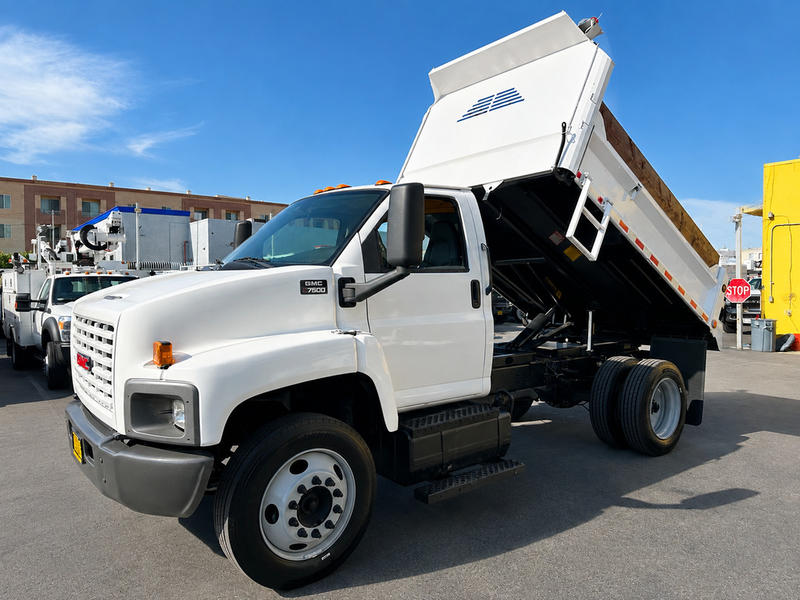GMC Topkick C-7500 Dump Truck